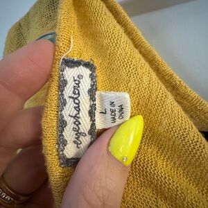 Eyeshadow Yellow Sweater